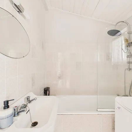 Semesterbostad Maison Pour 6 Avec Jardin Proche Du Centre Saint-Gilles-Croix-de-Vie
