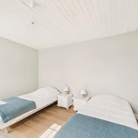 Semesterbostad Maison Pour 6 Avec Jardin Proche Du Centre *