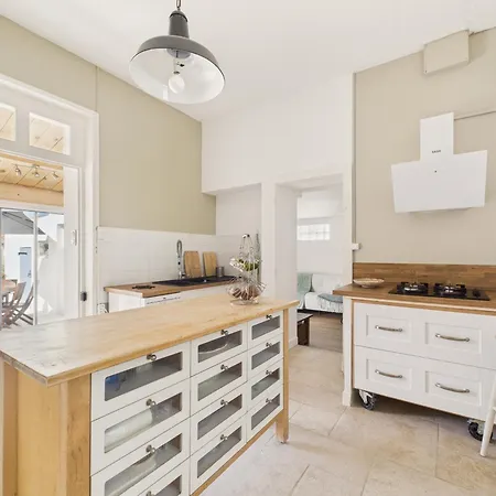 Hébergement de vacances Maison Pour 6 Avec Jardin Proche Du Centre Saint-Gilles-Croix-de-Vie